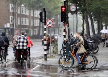 Rijkswaterstaat: regen geeft verlichting, herstel duurt maanden