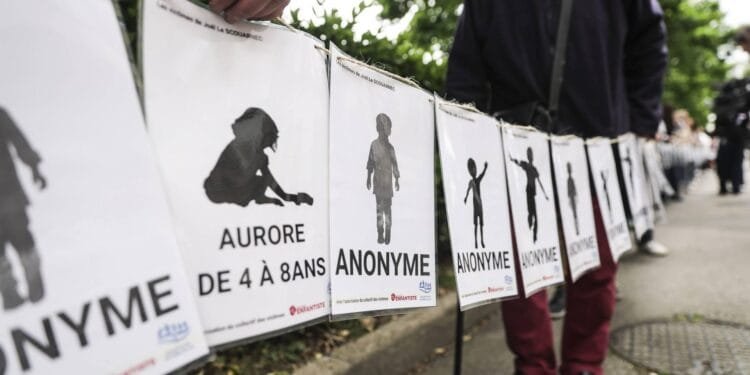 Veroordeelde Franse oud-chirurg verdacht van meer kindermisbruik