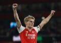 Titelhouder Arsenal begint met ruime zege aan Premier League