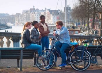Students who leave home rarely move far, CBS finds