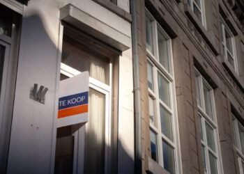 Home buyers file nearly 1,000 complaints over unfair bidding