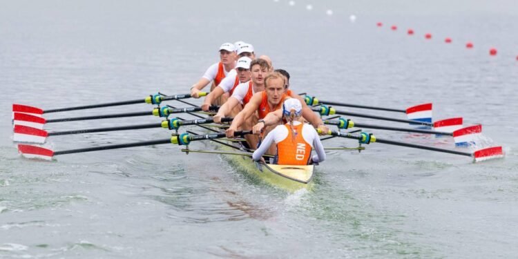 Nederlandse mannenacht prolongeert wereldtitel roeien op Bosbaan