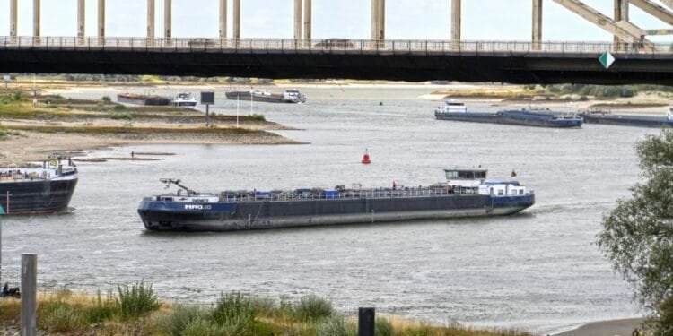 Rhine’s water flow drops to near 80-year low: shipping curbed