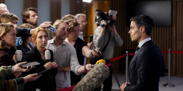 Kabinet gaat toch niet fors bezuinigen op uitkeringen: plannen grotendeels van de baan