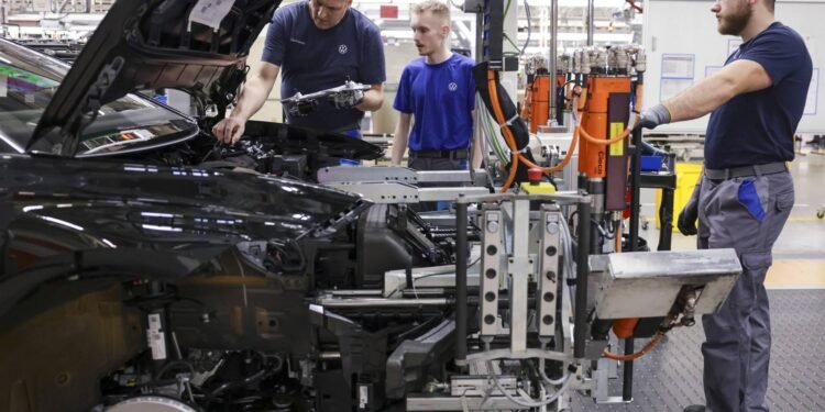 Zakenblad: Volkswagen wil tussen 2031 en 2034 fabrieken sluiten