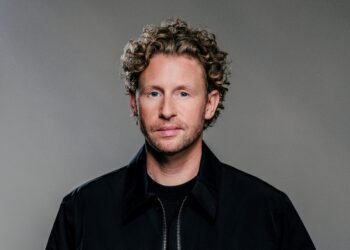 Ewout Genemans hoort verbijsterende uitspraken van gebedsgenezers: ‘Ik genees homoseksualiteit, kanker, noem het maar’