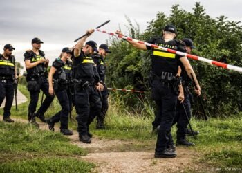 Politie vindt verdachte tas bij zoekactie na geweld Overasselt
