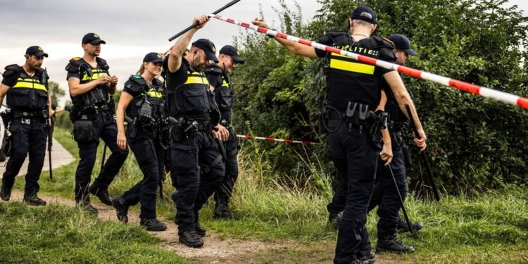 Politie vindt verdachte tas bij zoekactie na geweld Overasselt