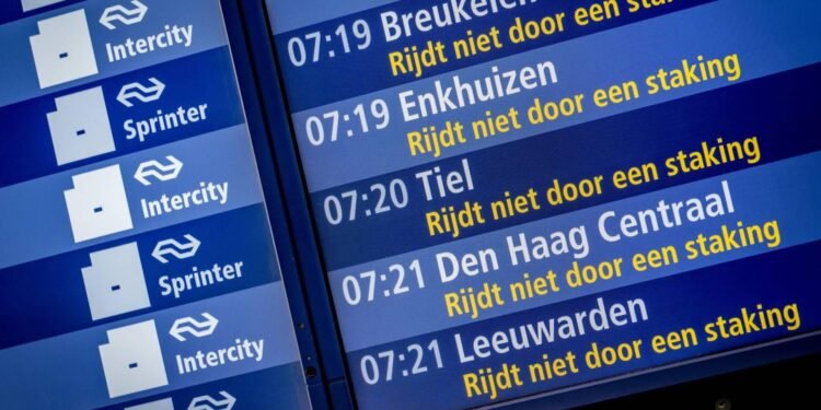 Woensdag hele dag geen NS-treinen door landelijke ov-staking
