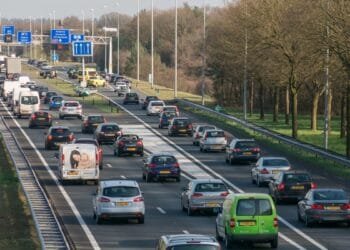 Dutch road traffic CO2 falls for first time since pandemic