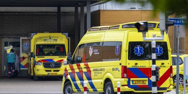 Persoon overleden bij incident met gevaarlijke stof in Zwaag