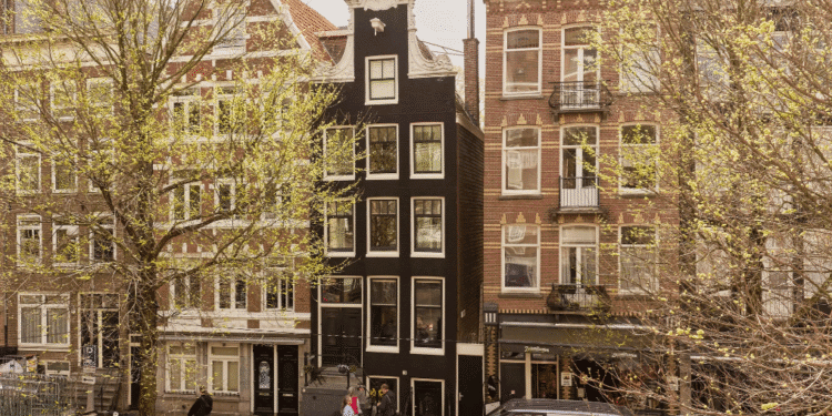 Sander Lantinga zet kleurrijk huis in de Jordaan te koop: dit krijg je voor 1,675 miljoen euro