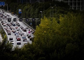Regen én landelijke ov-staking: het wordt morgen aanschuiven in de file