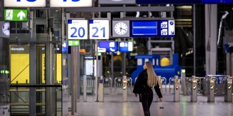 NS-stations leeg door landelijke 24-uursstaking