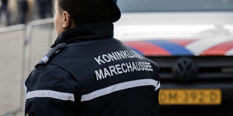 Hidden weapons found near primary school in Overasselt