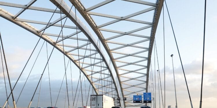 Belangrijke Nederlandse bruggen in zorgelijke staat, maar de politiek grijpt niet in