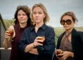 Bestseller De Eetclub van Saskia Noort (59) is nu een Netflix-serie: paastakken fröbelen en coke snuiven