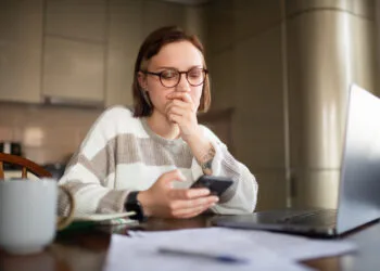 Selma (45) in Opgebiecht: ‘Mijn baas weet niets van mijn vacature-alert’