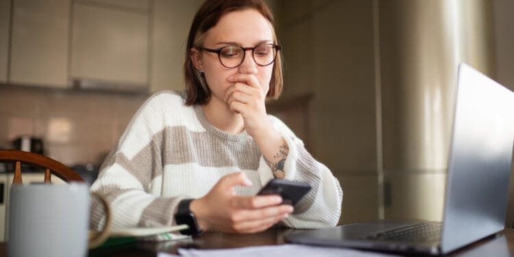 Selma (45) in Opgebiecht: ‘Mijn baas weet niets van mijn vacature-alert’