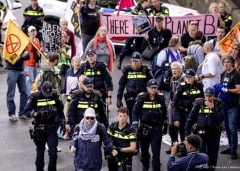 A12 bij Den Haag weer toegankelijk na XR-blokkade