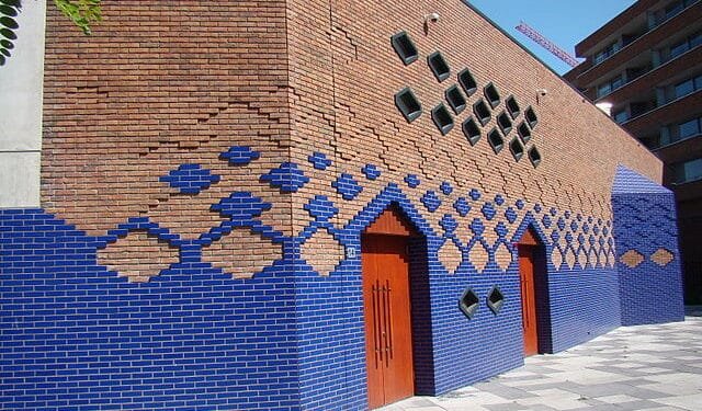 Muslims launch hotline to report attacks on Dutch mosques