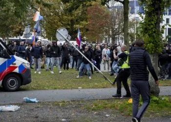 Noodbevel voor deel Den Haag na gewelddadigheden Malieveld