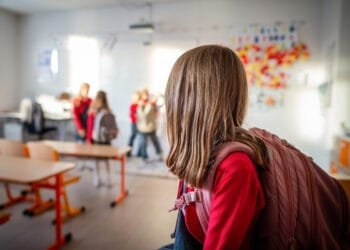 Stelling van de dag: ‘Scholen moeten ook buiten schooltijd optreden tegen online pesten in groepsapps’