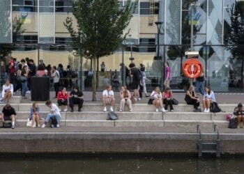 Amsterdam top destination for young people leaving home