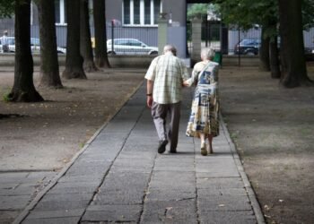 More people dying from falls, 21 a day on average: CBS