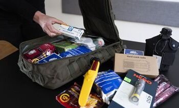 noodvoorraad voor 3 dagen is niet genoeg, Nederlandse huishoudens moeten naar 8 dagen