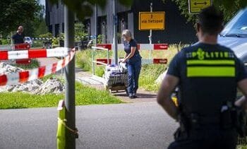 Meisje (15) verdacht van moord op ouders 90 dagen langer vast