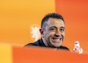 Xavi recalls Veerman, keeps faith with Van Dijk in Oranje squad