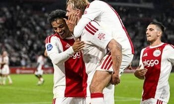 Ajax wint inhaalwedstrijd van Willem II en neemt vierde plaats in