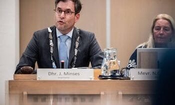 Burgemeester Overasselt wil dat kabinet criminaliteit aanpakt