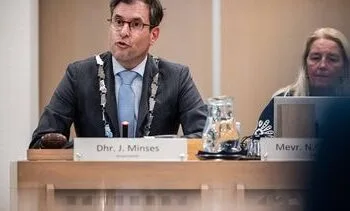 Burgemeester Overasselt wil dat kabinet criminaliteit aanpakt