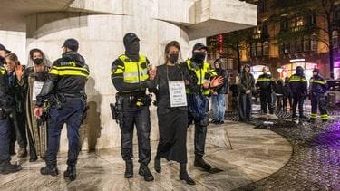 Tientallen pro-Palestijnse betogers aangehouden op de Dam