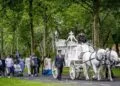 Honderden nemen in Rotterdam afscheid van Alfredo Goeloe
