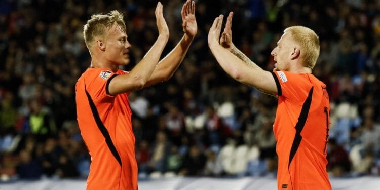 Meerdink double gives Xavi first win as Oranje coach in Belgrade