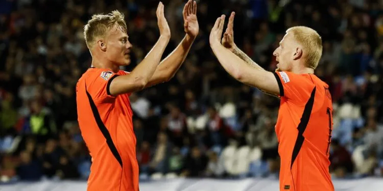 Meerdink double gives Xavi first win as Oranje coach in Belgrade