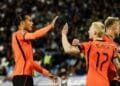 Meerdink helpt Oranje bij basisdebuut met twee treffers aan zege