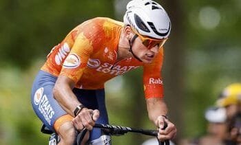 Van der Poel derde bij WK weg, Amerikaan McNulty wint na solo