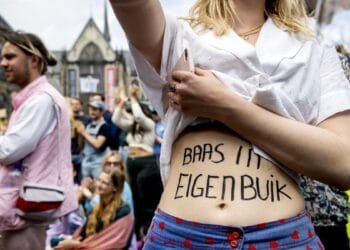 Pro tables bill to remove abortion from Dutch criminal code
