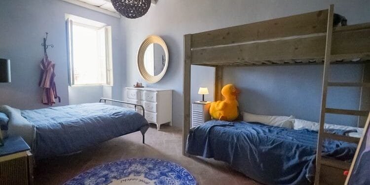 Meilandjes zetten hun Italiaanse huis van 233 m² te koop voor 110.000 euro, inclusief inboedel