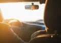 Rijinstructeur waarschuwt voor bekende 10-voor-2-houding: ‘Kan zware verwondingen veroorzaken’