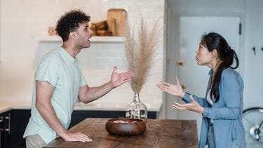 mensen met meerdere problemen vaker agressief en vatbaar voor complotdenken