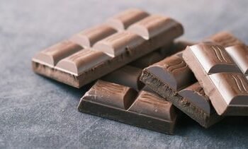 mannen doen tot 18 extra herhalingen na ruiken aan chocolade tijdens hun workout