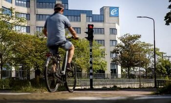 zelfs halvering levert slechts 8000 extra voltijdbanen op