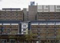 Met ebola besmette AzG-medewerker naar Nederland voor behandeling