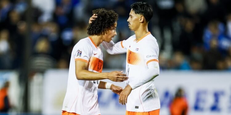 Late goal earns Oranje 2-2 draw with Greece